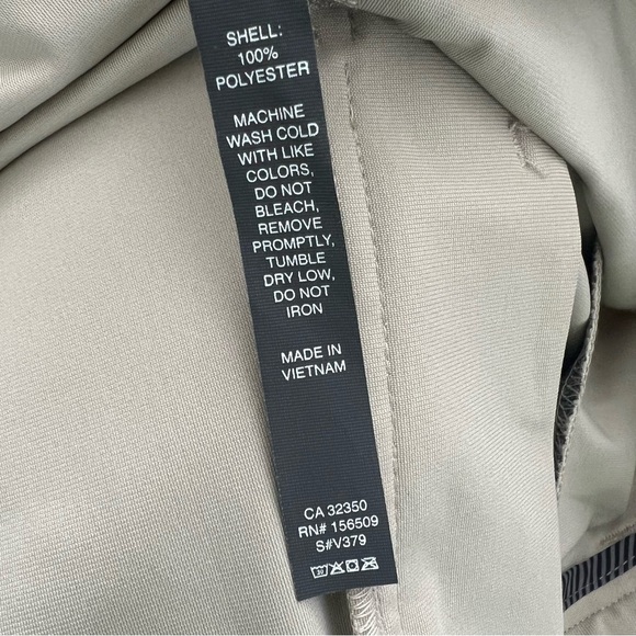 Vuori Meta Shorts 8.5 Beige Khaki Men's Size 33 Waist - Picture 6 of 6